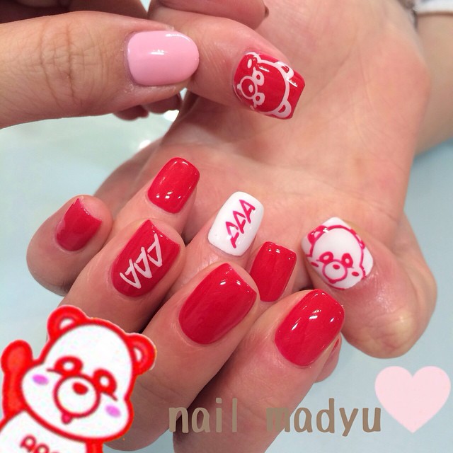 大人気グループ「AAA」をモチーフにしたネイルデザイン♪